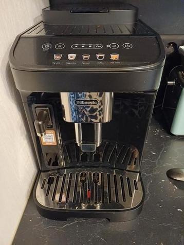 Delongi volautomatisch espressomachine  beschikbaar voor biedingen