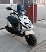 Piaggio Zip 4T Scooter Glans Zilver FULL OPTION (A-KLASSE), Fietsen en Brommers, Ophalen of Verzenden, Zo goed als nieuw