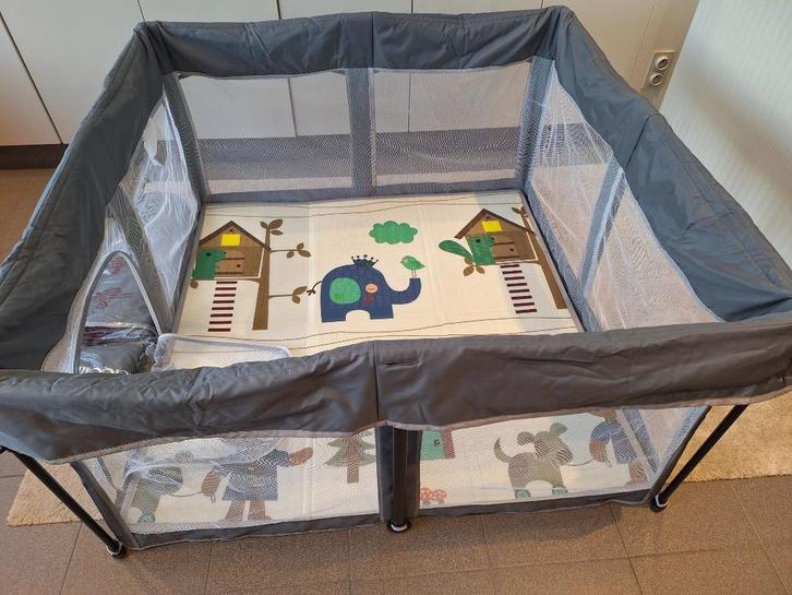 Grondbox Lucellia speelbox, Kinderen en Baby's, Babyparken, Zo goed als nieuw, Vierkant, Ophalen