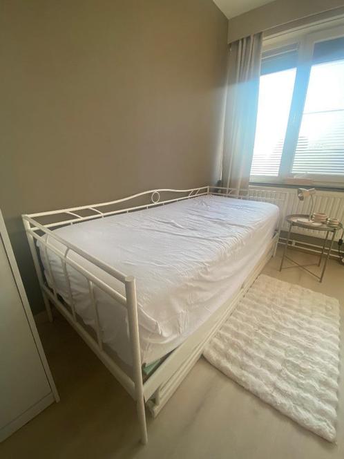 Metalen bedframe + 2 lattenbodems + 2 matrassen, Huis en Inrichting, Slaapkamer | Bedden, Gebruikt, Eenpersoons, 90 cm, 200 cm