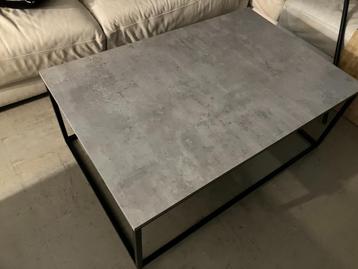 Salontafel beschikbaar voor biedingen