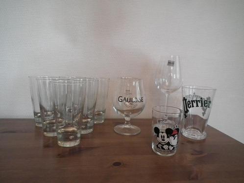 Set van 10 glazen (Perrier, Gauloise, Disney, Bohemen...), Verzamelen, Glas en Drinkglazen, Zo goed als nieuw, Overige typen, Verzenden