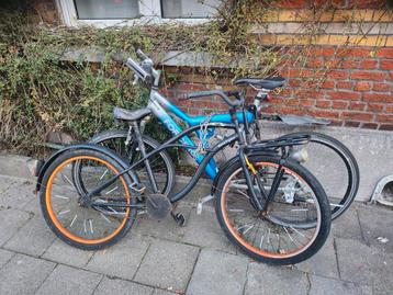 2 fietsen te koop beschikbaar voor biedingen