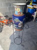 Grand vase décoratif en céramique avec support en fer forgé, Enlèvement