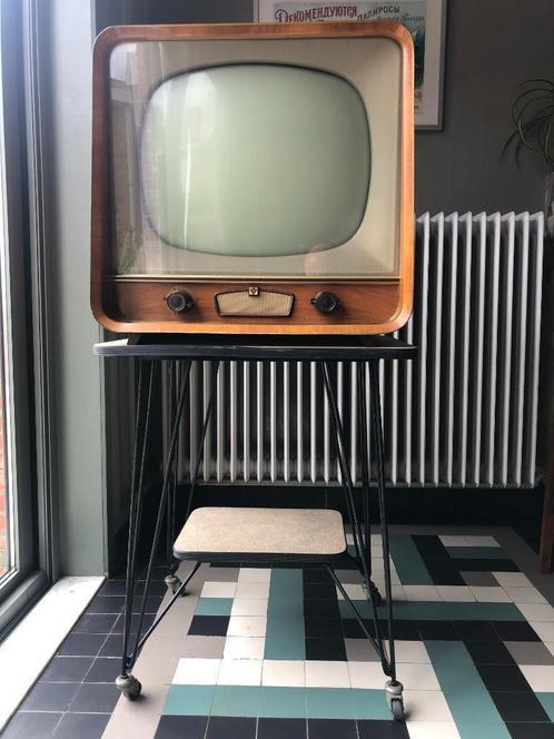 Televisie ACEC BFN 4886 en bijhorend tafeltje, Antiek en Kunst, Antiek | Tv's en Audio, Ophalen