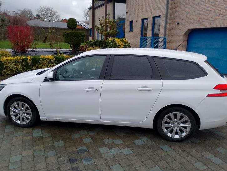 Peugeot 308 break 11/2019. 15bluehdi, Autos, Peugeot, Particulier, Android Auto, Euro 6, Break, Blanc