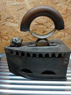 Antiek gietijzeren strijkijzer, Antiek en Kunst, Ophalen