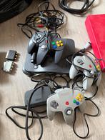 Nintendo 64 + 3 controllers, Games en Spelcomputers, Ophalen, Gebruikt