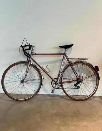 Retro koersfiets beschikbaar voor biedingen