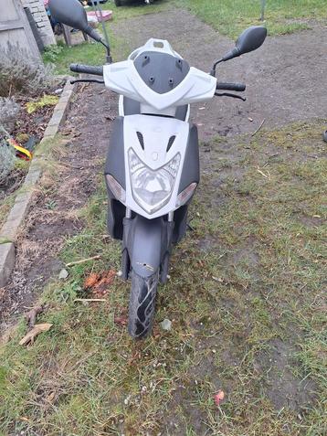 Scooter  classe B, Fietsen en Brommers, Ophalen of Verzenden, Gebruikt, Benzine, Agility