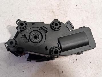 SLOTVANGER ACHTERKLEP ELEKTR. Superb (3TAA) (3T0827299B) beschikbaar voor biedingen