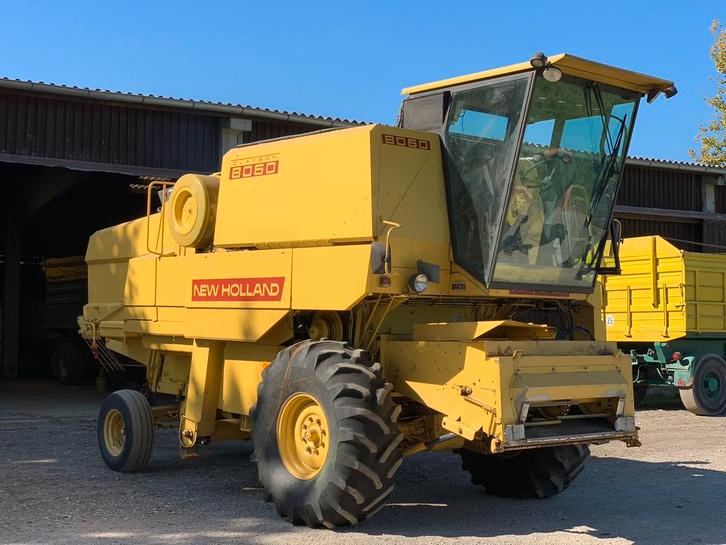 Gevraagd New holland 8060 / New holland 8070 maaidorser 8080, Zakelijke goederen, Landbouw | Werktuigen, Oogstmachine, Ophalen of Verzenden