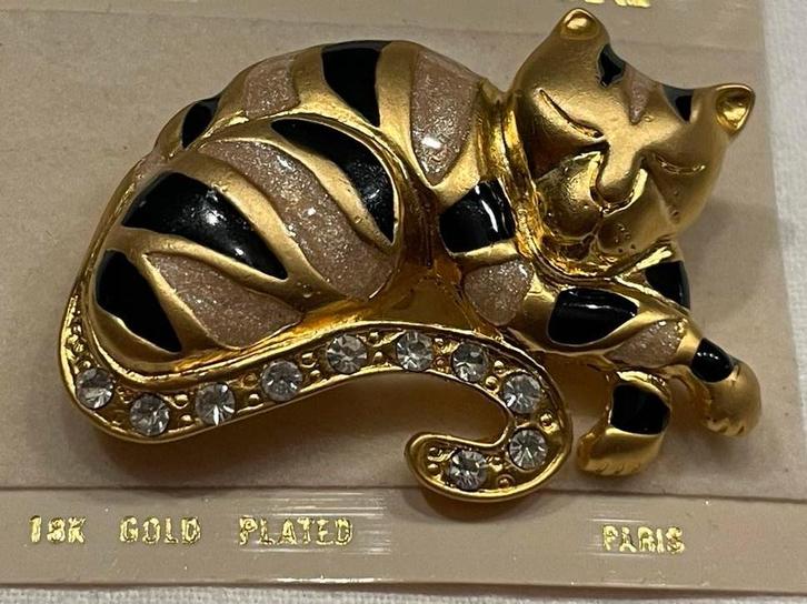 Broche n  Swarovski - Chat endormi - Plaqué or 18 carats, Collections, Swarovski, Neuf, Enlèvement ou Envoi