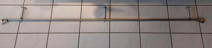 Gordijnophanging
Lengte 192cm
2x6cm met de eindstoppen erbij, Huis en Inrichting, Stoffering | Gordijnen en Lamellen, Zo goed als nieuw