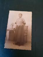 oude foto dame met naamvermelding ca 1910, Verzamelen, Foto's en Prenten, Ophalen of Verzenden, Zo goed als nieuw, Overige onderwerpen