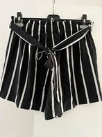 Dames short Shein maat large 4,00€, Ophalen, Zo goed als nieuw