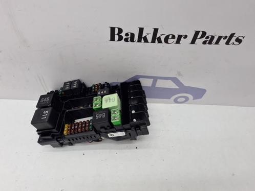 Zekeringkast van een Volkswagen Golf, Auto-onderdelen, Elektronica en Kabels, Volkswagen, Gebruikt, 3 maanden garantie