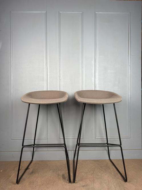 6 HAY About A Stool AAS39 gestoffeerde design krukken, Huis en Inrichting, Barkrukken, Zo goed als nieuw, 60 tot 90 cm, Metaal
