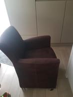 stevige stoelen in nubuck op wieltjes.. 25 euro per stoel., Huis en Inrichting, Ophalen, Gebruikt