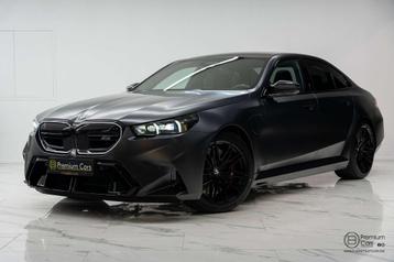 BMW M5 B&W / HUD / ACC / 360 / Frozen grey / Pano / Uniek beschikbaar voor biedingen