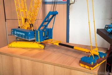 Aangepaste Demag CC 8800(-1) Sarens met YCC stijl afwerking, Autres marques, 1:50 ou moins, Enlèvement ou Envoi, Comme neuf