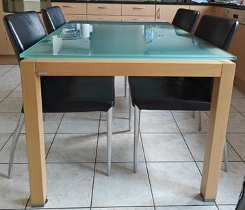 Tafel Hülsta met 4 stoelen Jori beschikbaar voor biedingen