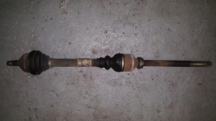 Aandrijfas Peugeot 307 2004 2.0 HDi rechts-voor, Auto-onderdelen, Motor en Toebehoren, Peugeot, Ophalen of Verzenden