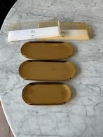 Hay 3 goudkleurig schaaltjes, Envoi, Métal