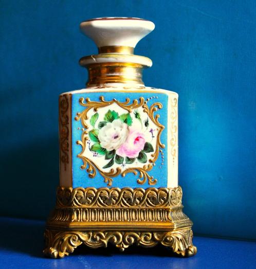Antieke Parfumfles~~Flacon in Porcelaine de Paris? Sèvres?~~, Antiek en Kunst, Antiek | Porselein, Ophalen of Verzenden