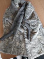 Bontjas en sjaal, Enlèvement, Femmes