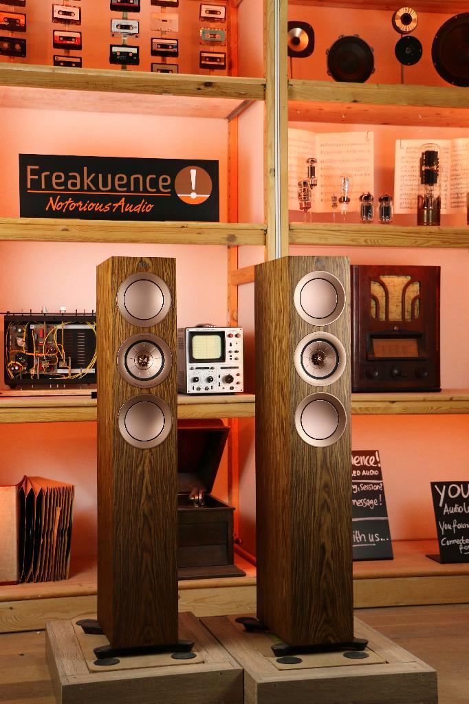 KEF R5 meta TRADE.INRUIL, TV, Hi-fi & Vidéo, Enceintes, Comme neuf, Enlèvement ou Envoi