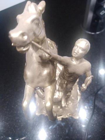 Prachtig beeld in brons ijzer, Enlèvement ou Envoi, Comme neuf