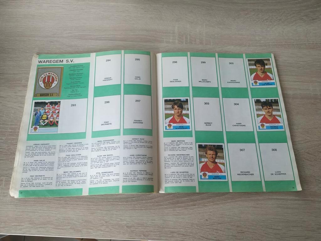 ② Album panini foot football belge 1988 + 1 image 1989 — Articles de Sport  & Football — 2ememain