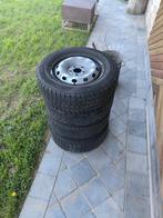 4  winter banden met stalen velg 205/65r16c 107/105T, Ophalen, Zo goed als nieuw