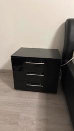 Nachtkast zwart modern, Enlèvement, Utilisé, Autres matériaux, 45 à 65 cm