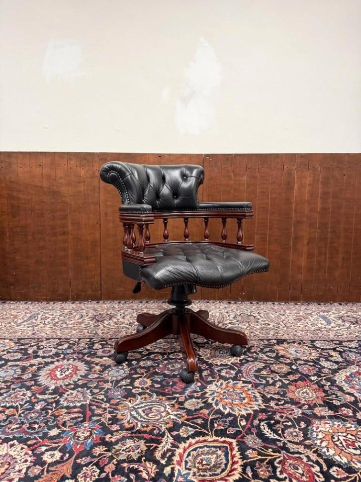 Klassiek Engels Chesterfield Bureaustoel, Antiek en Kunst, Antiek | Kantoor en Zakelijk, Ophalen of Verzenden