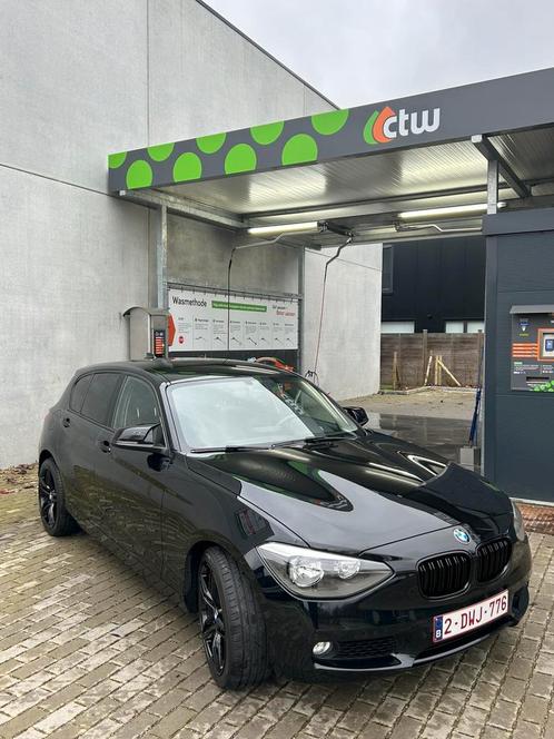 Bmw 1serie 114i, Auto's, BMW, Particulier, 1 Reeks, Apple Carplay, Benzine, Euro 6, 5 deurs, Handgeschakeld, Zwart, Grijs, Achterwielaandrijving