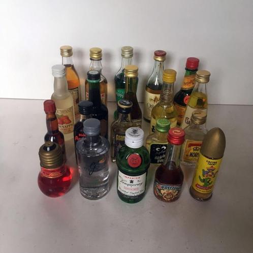 20 Miniatuur Gin (2x), Brandy ... flesjes - vol, Verzamelen, Complete verzamelingen en Collecties, Ophalen of Verzenden