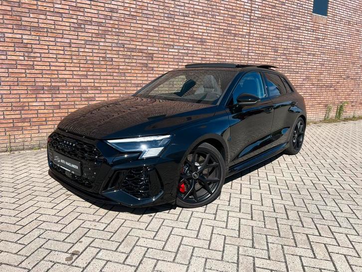 Pano RS3 Sportback Performance Keyless-B&O-, Autos, Audi, Entreprise, RS3, 4x4, ABS, Caméra de recul, Phares directionnels, Régulateur de distance