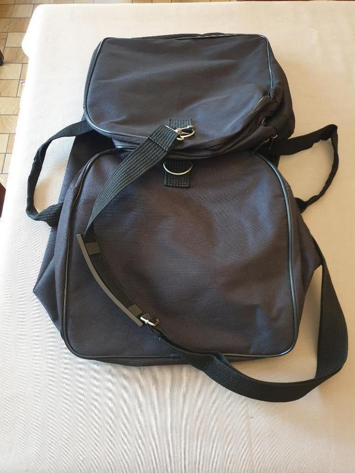 Een Sport-/reistas, Handtassen en Accessoires, Tassen | Sporttassen, Nieuw, Unisex volwassen, Ophalen