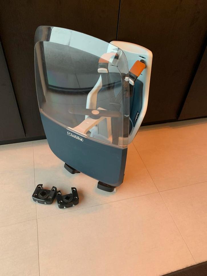 Bobike fietsstoel voor met windscherm én 2 bevestigingssets, Fietsen en Brommers, Fietsaccessoires | Fietsstoeltjes, Zo goed als nieuw