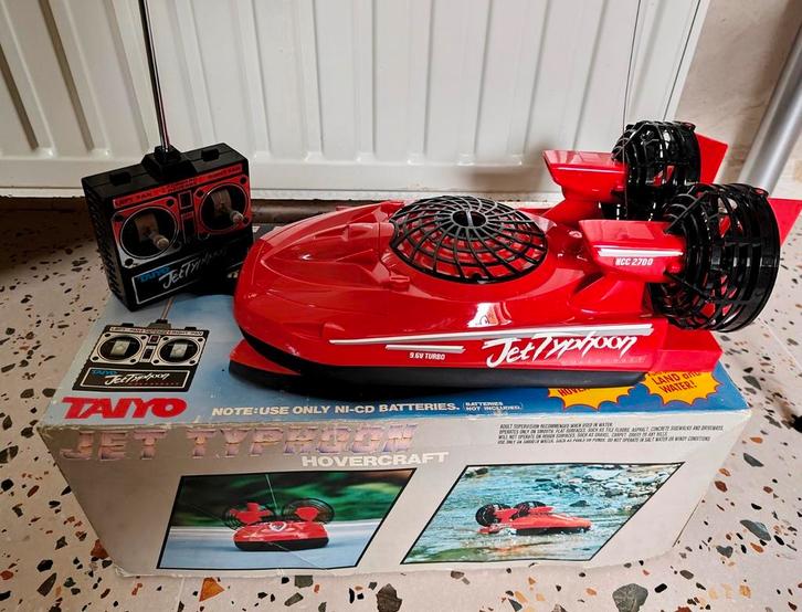 Taiyo Jet Typhoon, vintage rc hovercraft, Hobby en Vrije tijd, Modelbouw | Radiografisch | Overige, Zo goed als nieuw, Ophalen of Verzenden