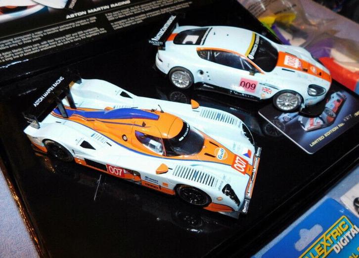 Scalextric Aston Martin Racing Lola 007 & DBR9 009 C3055A, Enfants & Bébés, Jouets | Circuits, Comme neuf, Carrera, Enlèvement ou Envoi