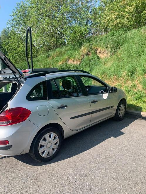 Clio 3 break, Auto's, Renault, Particulier, Clio, Benzine, Euro 5, Break, 5 deurs, Handgeschakeld, Zilver of Grijs, Zwart, Stof