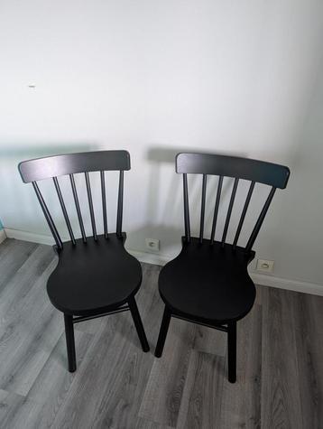 Zwarte stoel, 2x (Ikea NORRARYD) beschikbaar voor biedingen