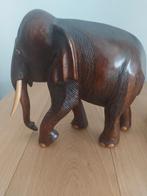 olifant in hout 20cm hoog 18cm breed, Antiek en Kunst, Kunst | Beelden en Houtsnijwerken, Ophalen