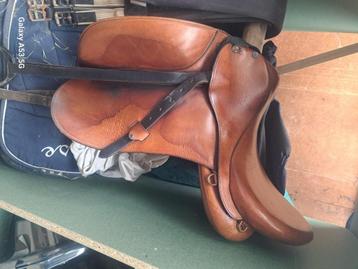 selle Virginia dressage Stübben custom 17'5 large arçon