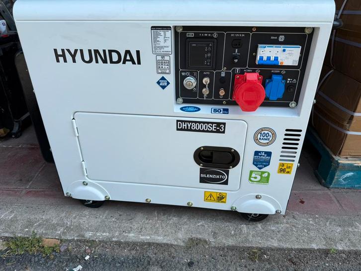 NIEUWE HYUNDAI-GENERATOR VAN 6 KVA 1250€!, Doe-het-zelf en Bouw, Aggregaten, Nieuw, Dieselolie, 5 tot 10 kVA, Elektrisch startend