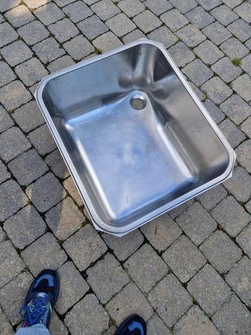Evier inox XXL grande capacité (+/- 90 litres) beschikbaar voor biedingen