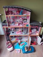 Groot barbiehuis, incl auto's, poppen,..., Ophalen, Gebruikt